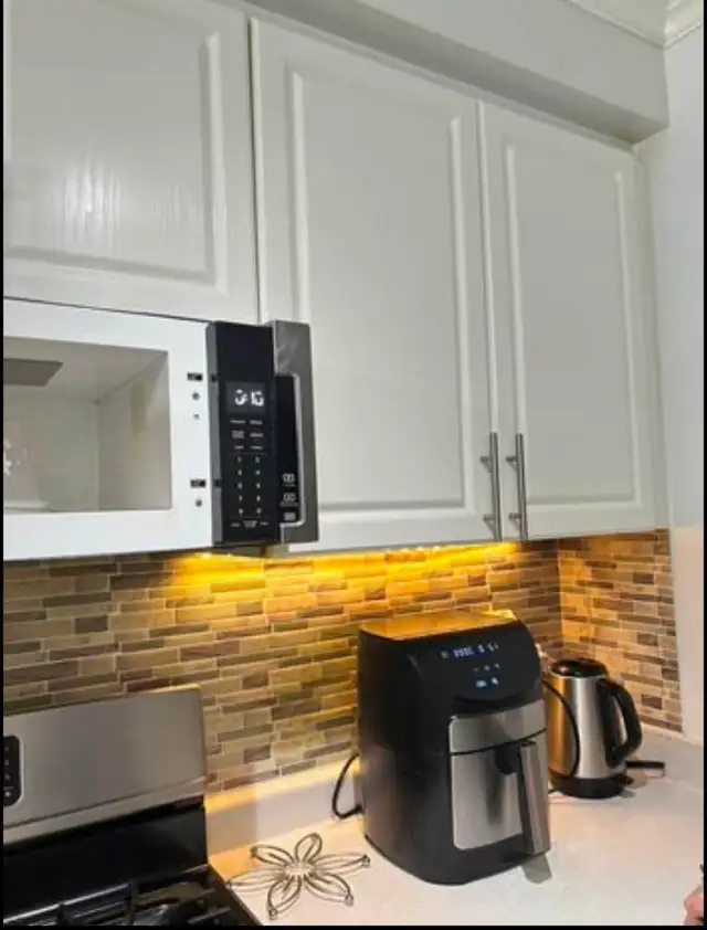 Room for rent along Eglinton and Hurontario. Filipino landlord.