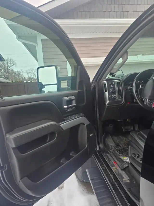 2016 Chevrolet 2500 duramax Z71 - Photo 8