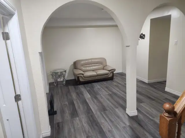 Room For rent NEWLY RENOVATED - Photo 2