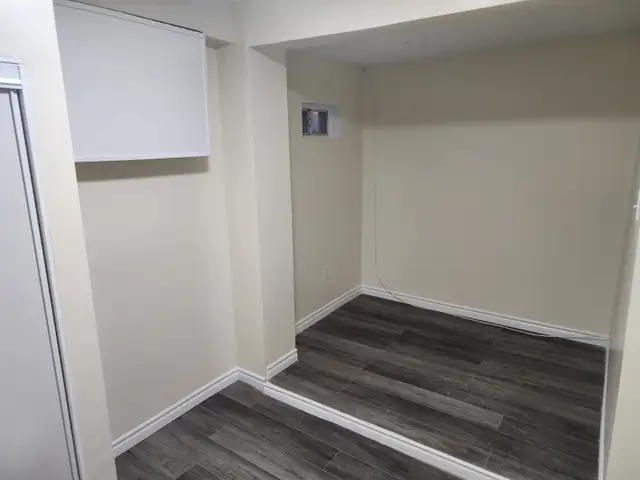 Room For rent NEWLY RENOVATED - Photo 5