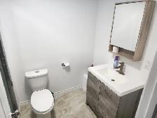 Room For rent NEWLY RENOVATED - Photo 7