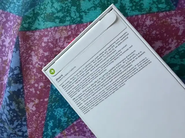 Iphone 14 black 128gb Factory seal brand new never opened - Photo 2