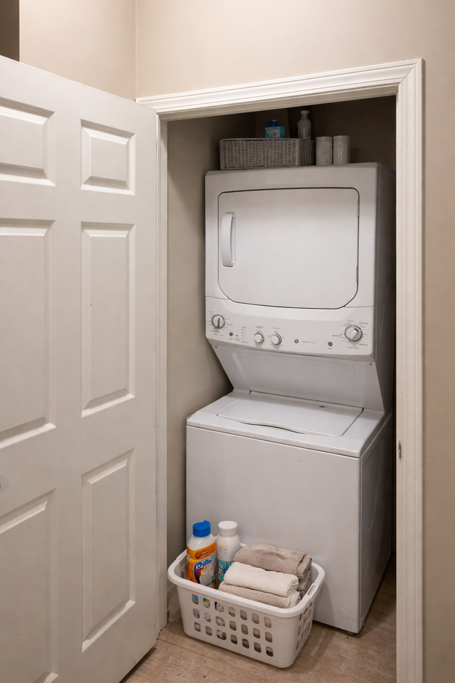 Furnished 1 Bd Condo Downtown -U/G Parking, Internet - Photo 9