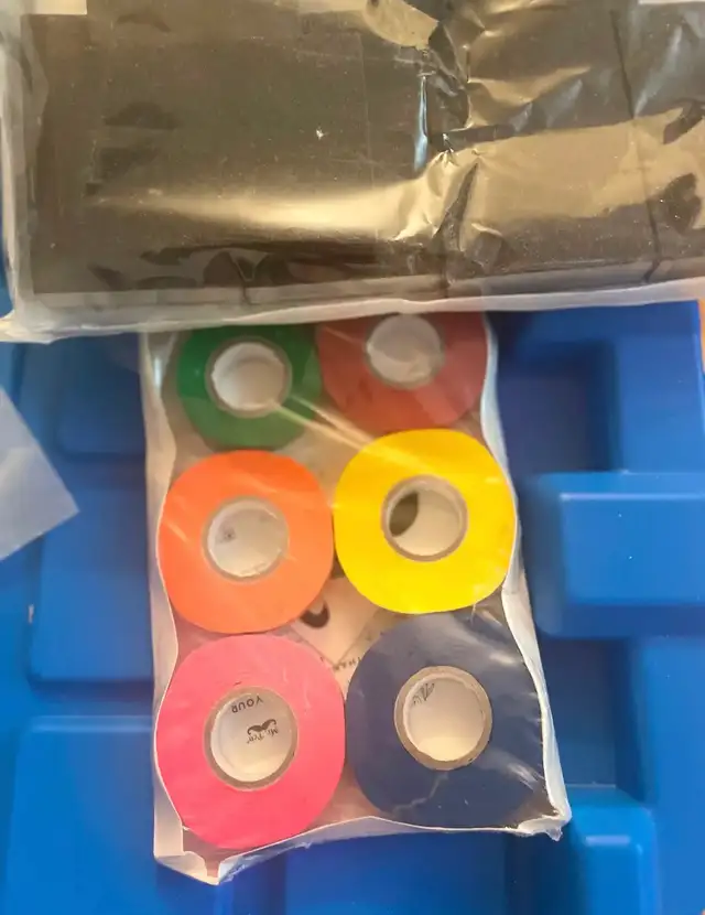 White wall paint   wall shelves   accessories - Photo 4