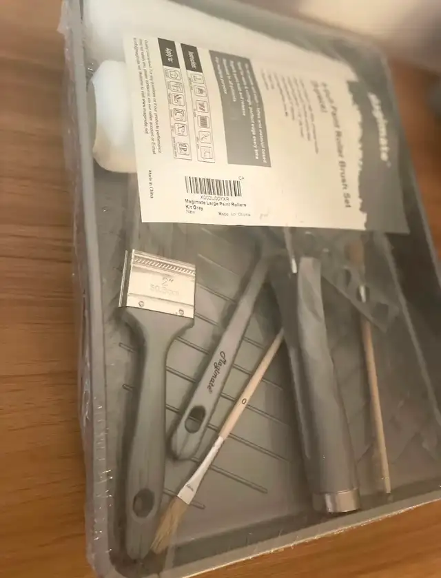 White wall paint   wall shelves   accessories - Photo 5