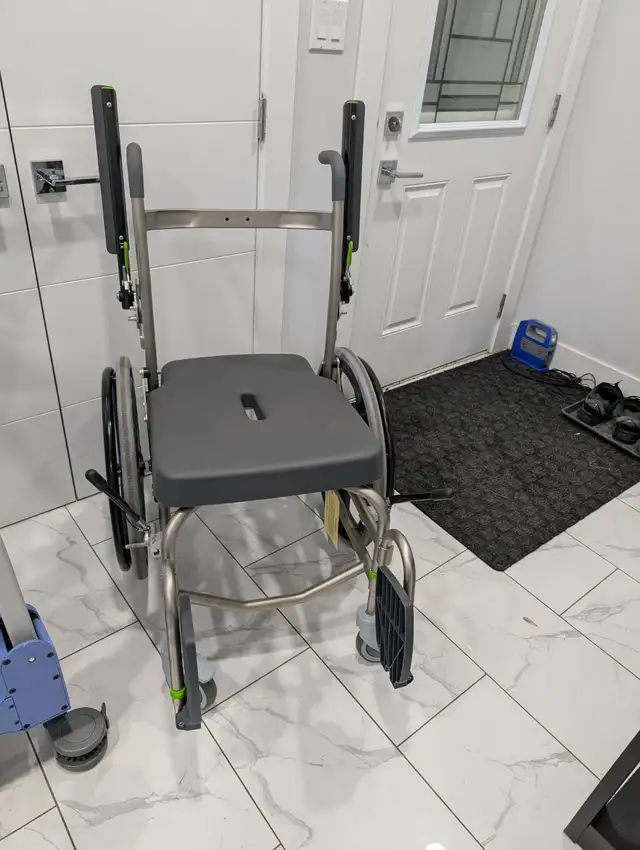 RAZ SP(SELF PROPELLED) MOBILE SHOWER CHAIR - Photo 2