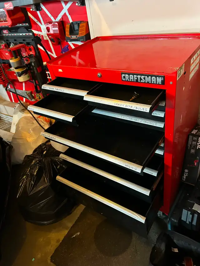 Craftsman tool box - Photo 3