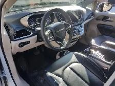 2023 Chrysler Pacifica Touring L with 74800km driven for TRADE - Photo 7
