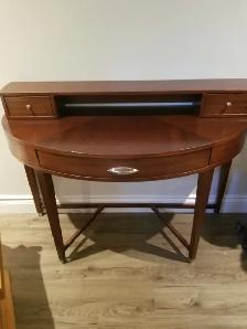 Bureau de Couleur Acajou