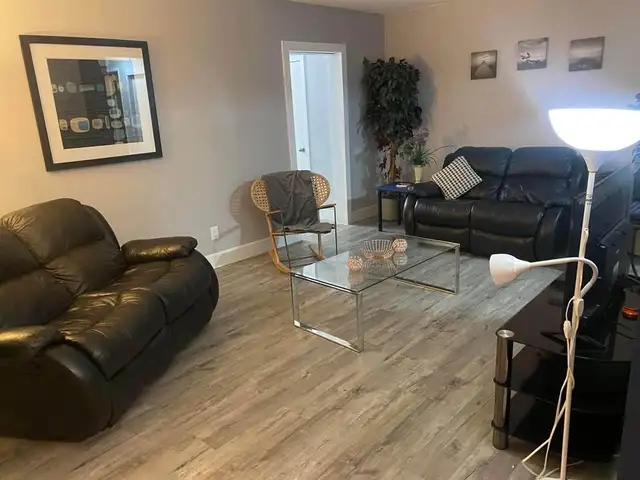 2 bedroom 1 ba furnished apartment condo short term ok capilano - Photo 2