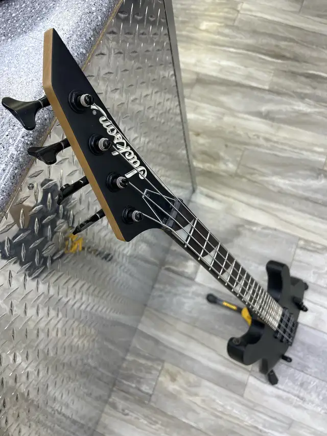 Jackson JS2 Series Concert Bass 4 string - Photo 3