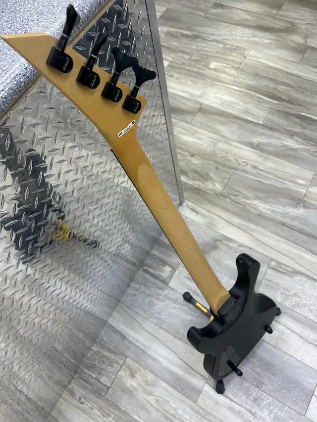 Jackson JS2 Series Concert Bass 4 string - Photo 5