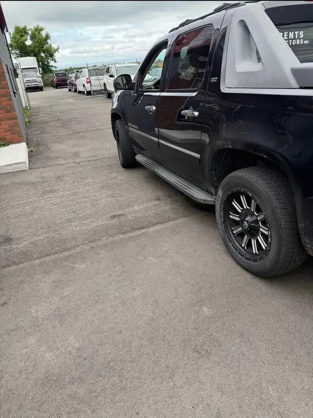 2011 Chevrolet Avalanche FOR SALE - Photo 6