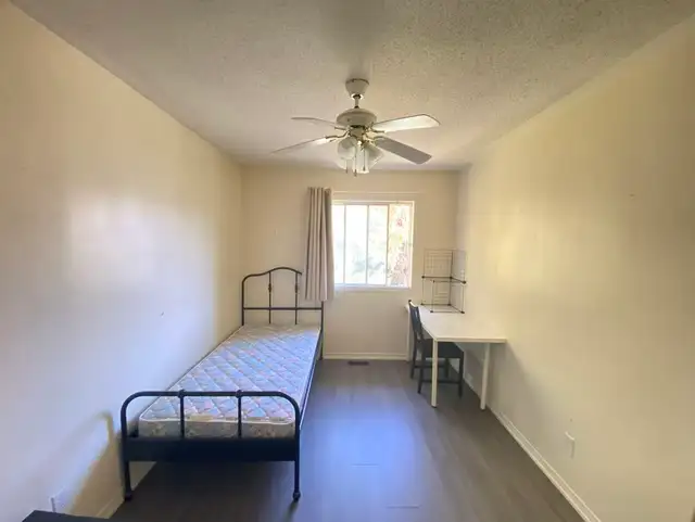 One bright bedroom located in Centrepointe - Photo 2