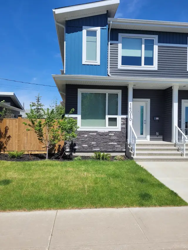 CORNER 3DBR UNFURNISHED DUPLEX FOR RENT AVAILABLE IMMEDIATELY