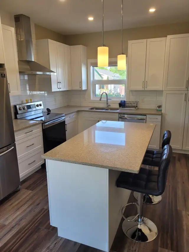 CORNER 3DBR UNFURNISHED DUPLEX FOR RENT AVAILABLE IMMEDIATELY - Photo 2