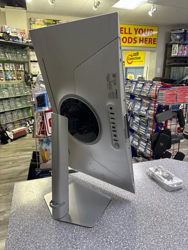 Samsung Odyssey 32" 4K Ultra HD OLED 240HZ Gaming Monitor - Photo 6