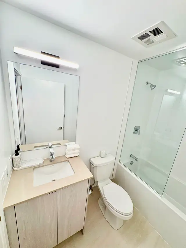 BRAND NEW -STUNNING 1 BED  DEN CONDO IN HIGH PARK FOR LEASE! - Photo 5