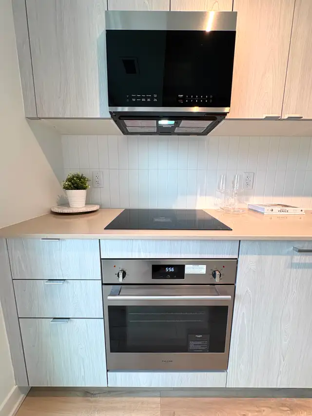 BRAND NEW -STUNNING 1 BED  DEN CONDO IN HIGH PARK FOR LEASE! - Photo 14