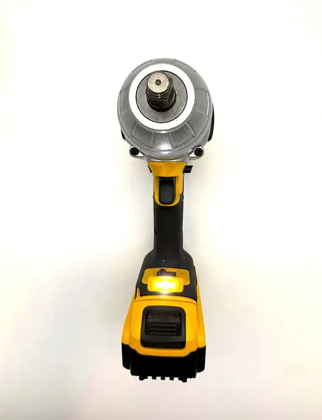 DEWALT DCF900P2-20V XR 1-2IN High Torque Impact Wrench Kit $499 - Photo 2