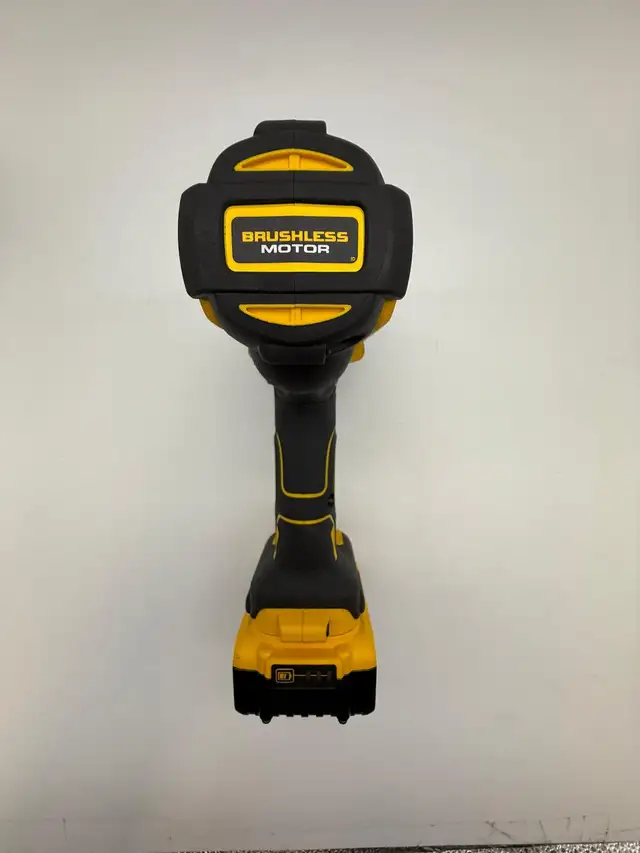 DEWALT DCF900P2-20V XR 1-2IN High Torque Impact Wrench Kit $499 - Photo 3