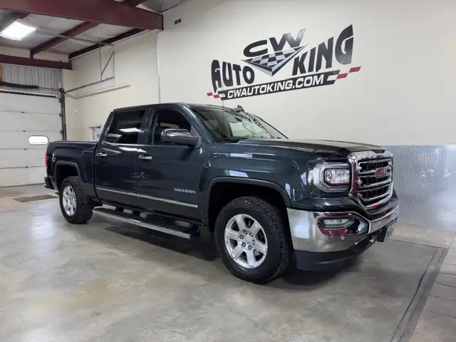 2017 GMC Sierra 1500 SLT / 4x4 / Crew / Local / 0 Accident