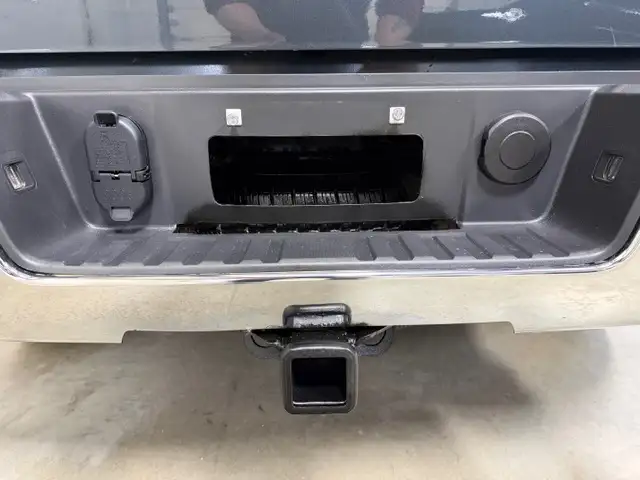 2017 GMC Sierra 1500 SLT / 4x4 / Crew / Local / 0 Accident - Photo 5