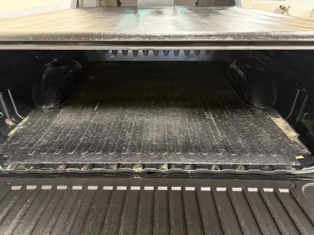 2017 GMC Sierra 1500 SLT / 4x4 / Crew / Local / 0 Accident - Photo 6