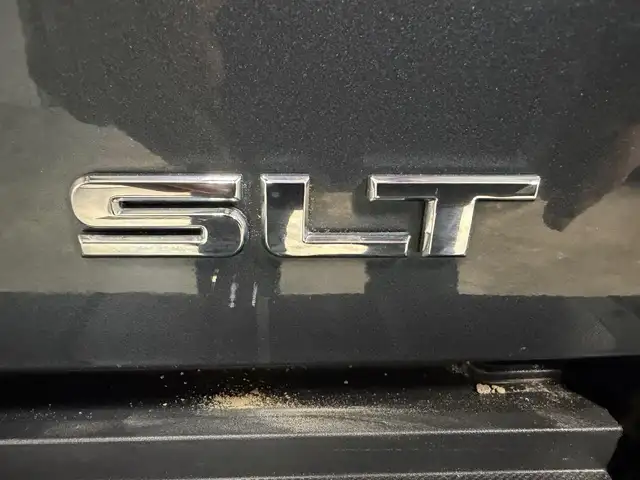 2017 GMC Sierra 1500 SLT / 4x4 / Crew / Local / 0 Accident - Photo 8