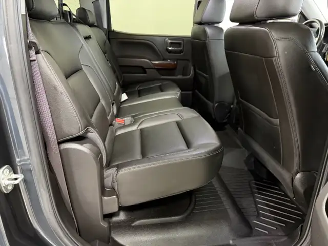 2017 GMC Sierra 1500 SLT / 4x4 / Crew / Local / 0 Accident - Photo 12