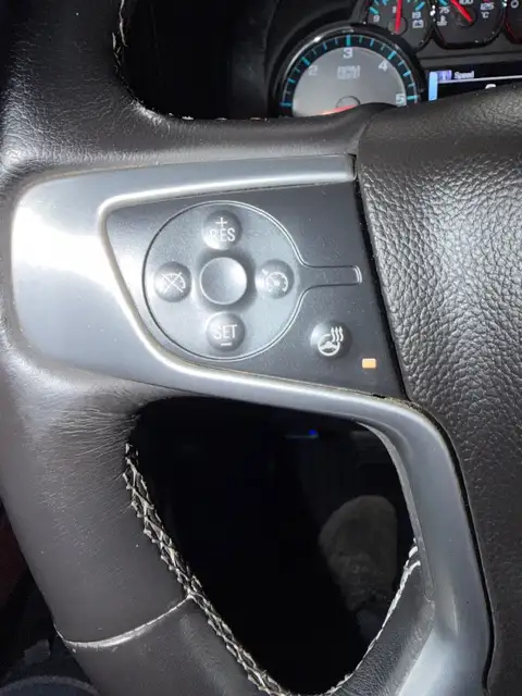 2017 GMC Sierra 1500 SLT / 4x4 / Crew / Local / 0 Accident - Photo 19