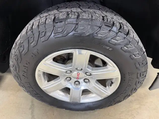 2017 GMC Sierra 1500 SLT / 4x4 / Crew / Local / 0 Accident - Photo 21