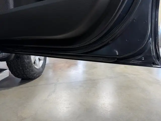 2017 GMC Sierra 1500 SLT / 4x4 / Crew / Local / 0 Accident - Photo 23