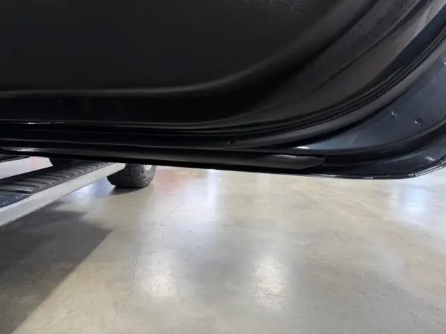 2017 GMC Sierra 1500 SLT / 4x4 / Crew / Local / 0 Accident - Photo 24