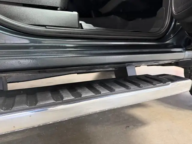 2017 GMC Sierra 1500 SLT / 4x4 / Crew / Local / 0 Accident - Photo 25