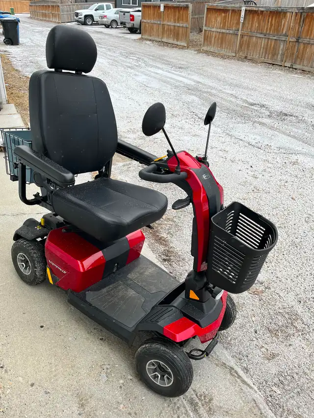 Mobility Scooter - Photo 2
