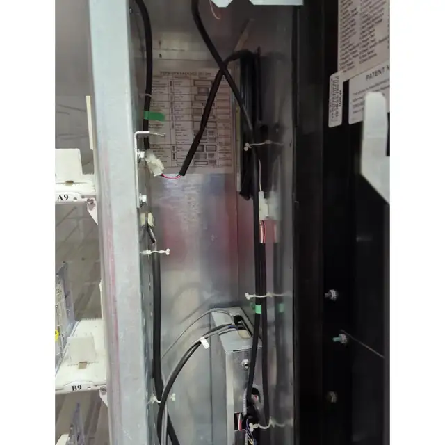 Dixie Narco DN5591 Commercial Vending Machine Pop, Water, Cans, - Photo 7