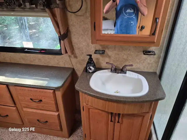 2017 5 wheel trailer for rent - Photo 5