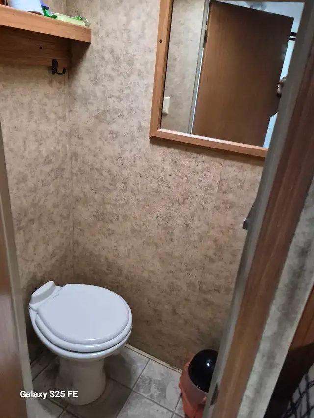 2017 5 wheel trailer for rent - Photo 7