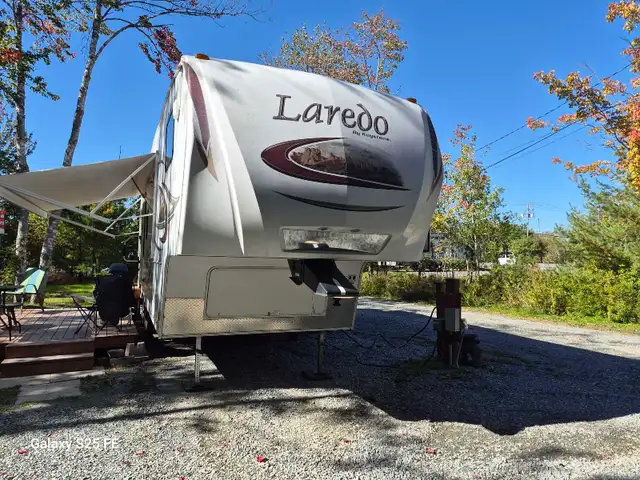 2017 5 wheel trailer for rent - Photo 9