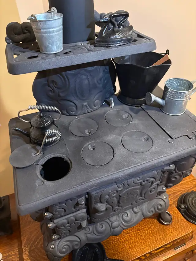 Antique Salesmen working cast iron stove - Photo 4