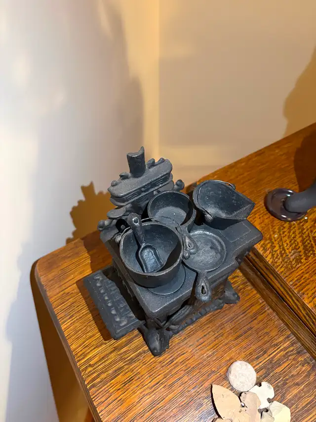 Antique Salesmen working cast iron stove - Photo 6