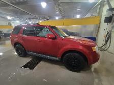 2010 Loaded Ford Escape  $ 4000.00 Obo