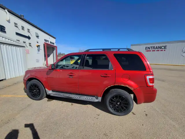 2010 Loaded Ford Escape  $ 4000.00 Obo - Photo 4