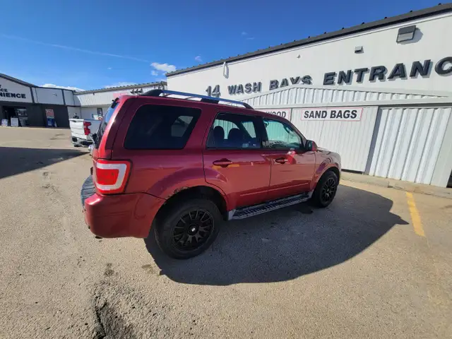 2010 Loaded Ford Escape  $ 4000.00 Obo - Photo 5