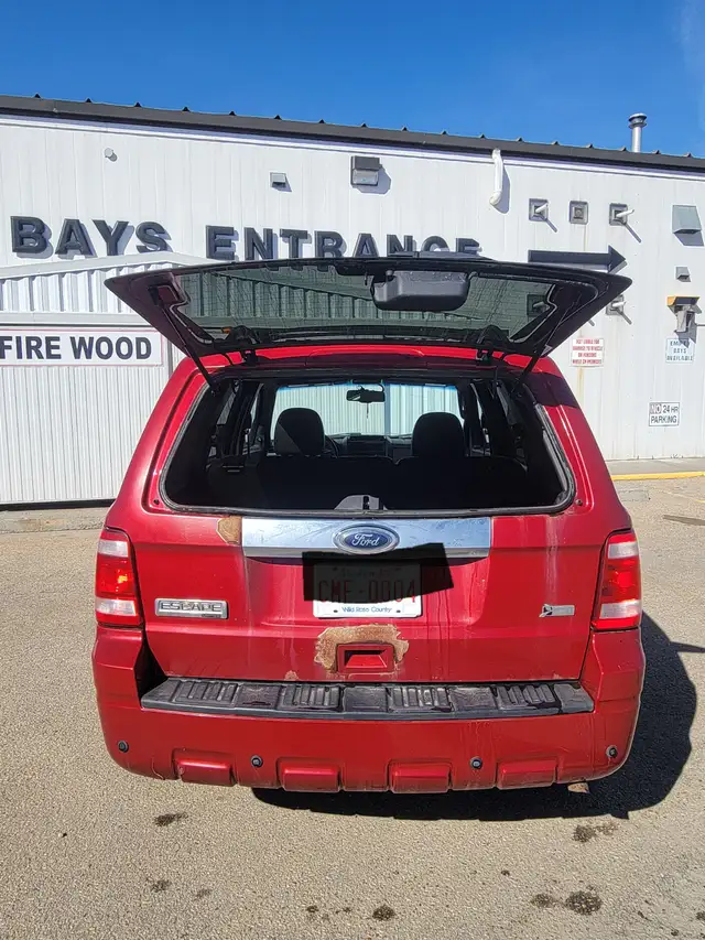 2010 Loaded Ford Escape  $ 4000.00 Obo - Photo 9