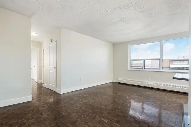 3 Bedroom Apartment for Rent - 1475 Bloor Street - Photo 10