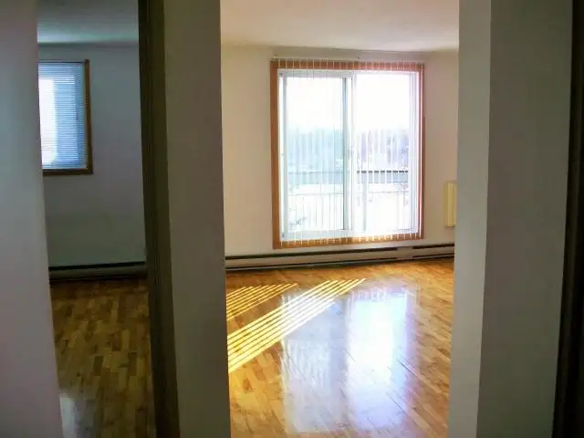 2 Bedroom Apartment in Fort Richmond - Photo 6