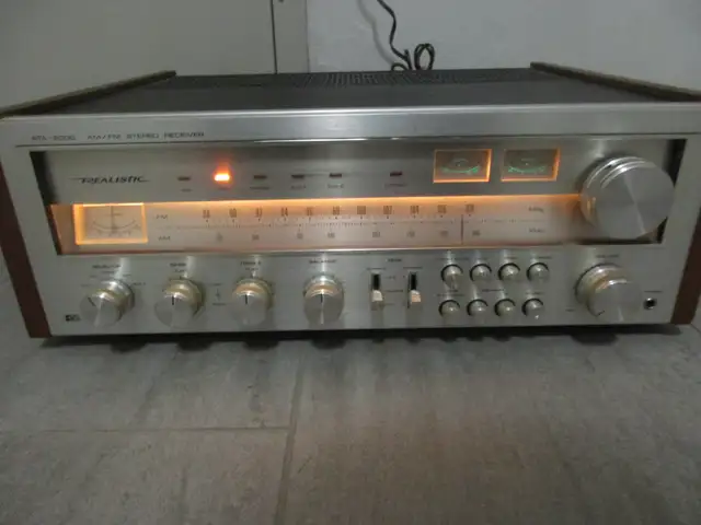 Realistic Vintage stereo receiver  STA 2000