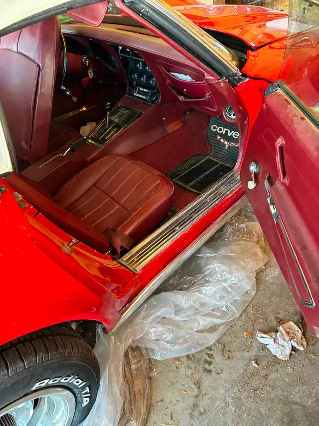 1975 Corvette Convertible - Photo 9